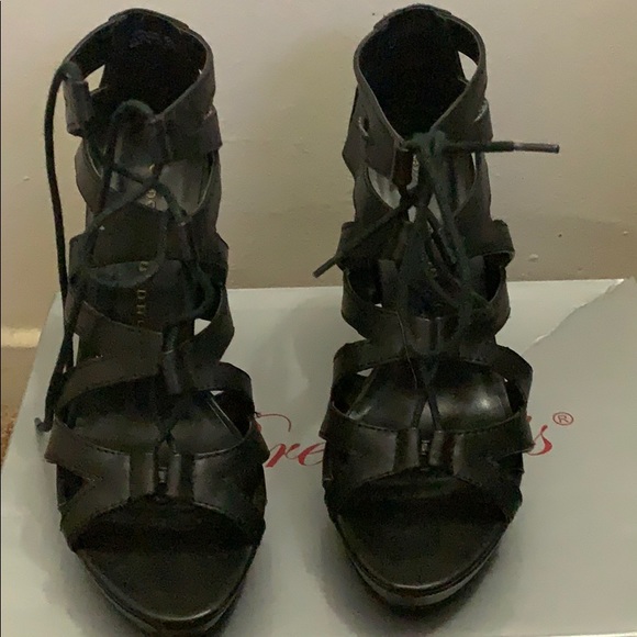 Heels - Picture 2 of 5